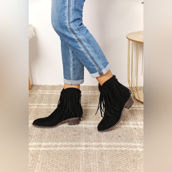 Legend Women's Fringe Cowboy Western Ankle Boots - Picture 1 of 8